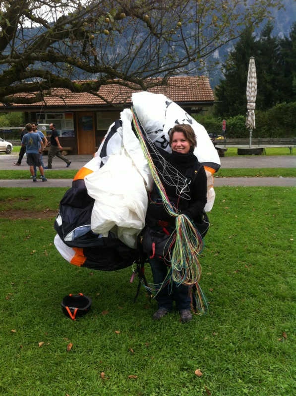 Gabriela est pilote parapente formation tandem baptême de l'air Vercorin